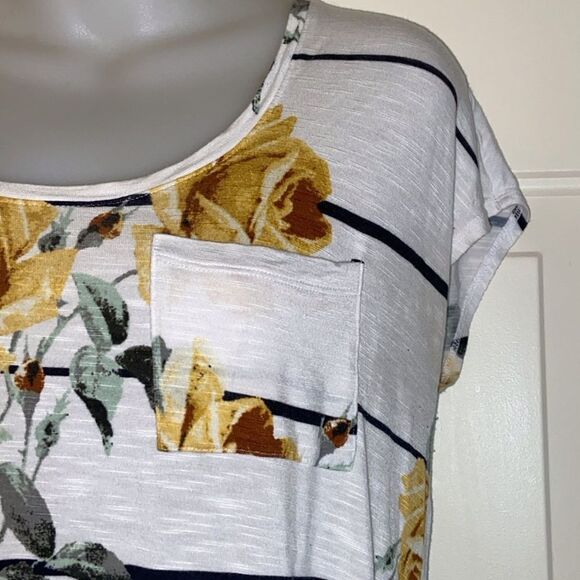 24/7 Maurices S Yellow White Flowers Striped Casual Shirt Top - Picture 2 of 7